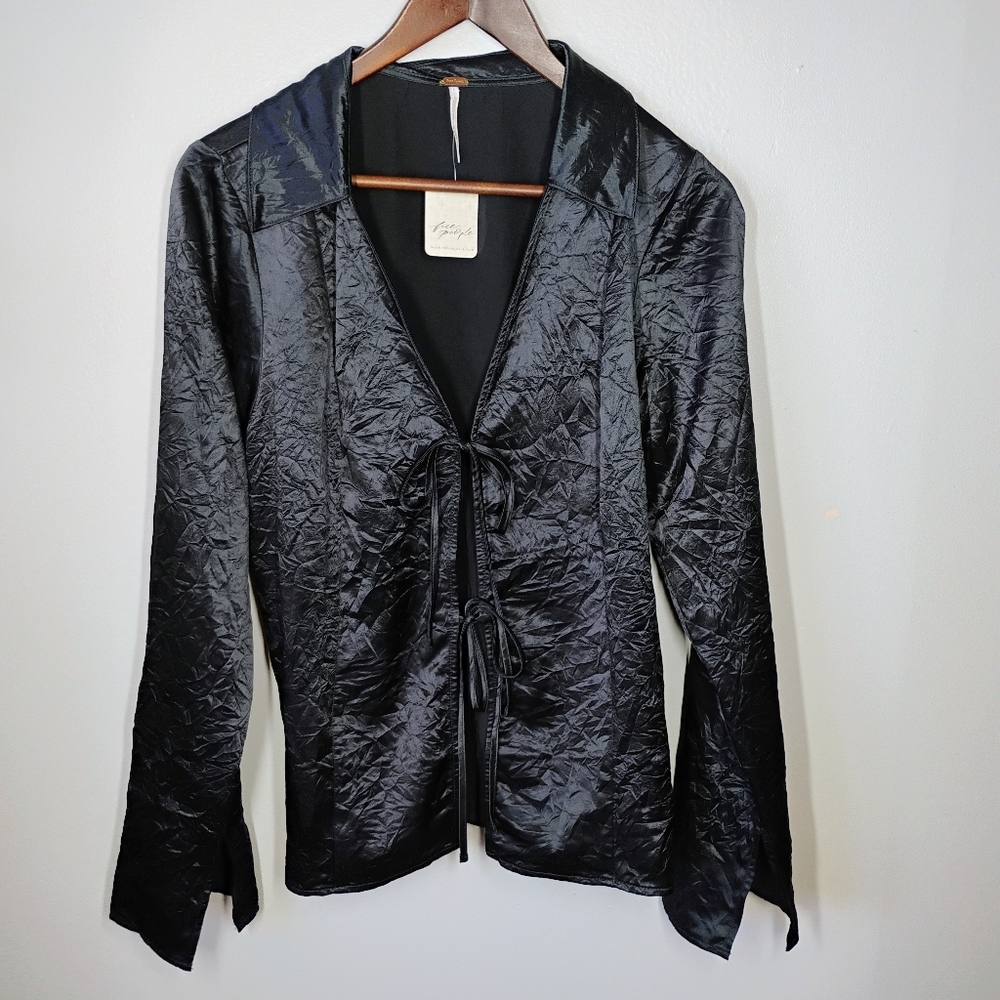 Free People Star Eyes Crinkle Satin Top Womens Medium Black Tie Front Bohemian - Picture 2 of 12